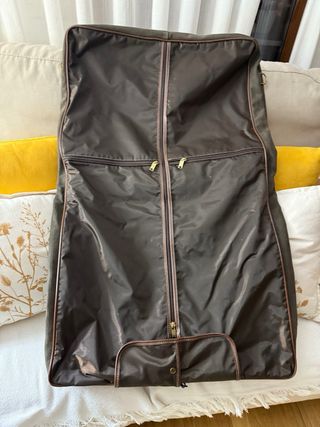 Portatrajes de viaje verde oliva