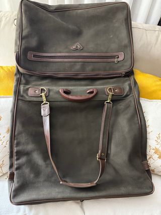 Portatrajes de viaje verde oliva