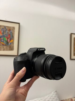 Fotocamera Canon EOS 2000D