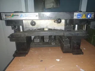 Matriz Alba 60 y Alba abisagrada 40x20 Alum. Barna