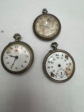 Tre antichi orologi da tasca in lotto