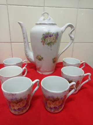 Caffettiera e 6 tazze in porcellana antica