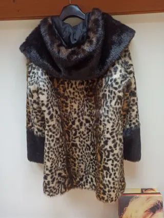 Abrigo vintage estampado animal piel sintética