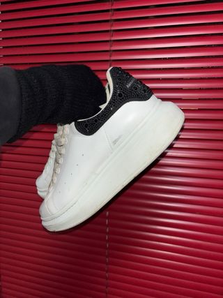 Alexander McQueen Sneakers Blancas con Pedrería