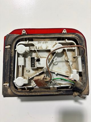 2 Pilotos Traseros Peugeot 205