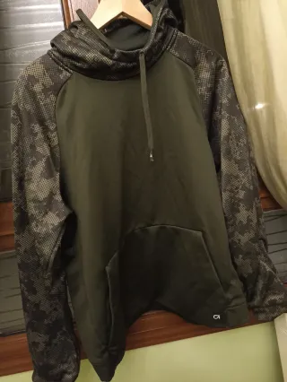 Sudadera Gap con capucha y bolsillos