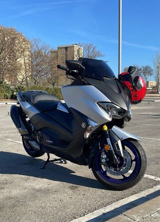 Yamaha T-MAX