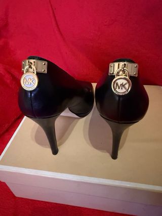 Tacones Michael Kors Negros Peep Toe