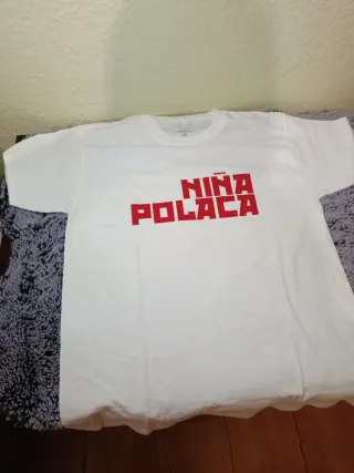 Camiseta Niña Polaca blanca con estampado rojo