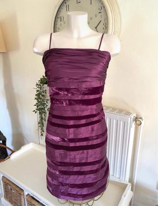 Vestido Sagaie Morado Talla 40