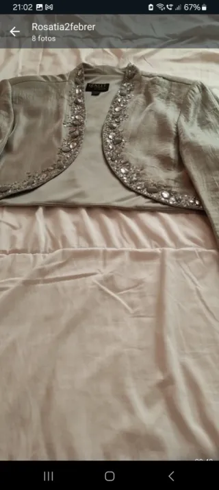 Vestido de fiesta gris perla con torera