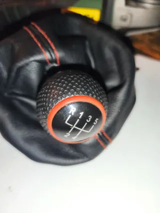 Pomo Volkswagen Golf Negro/Rojo