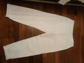 Pantalón vaquero globo blanco