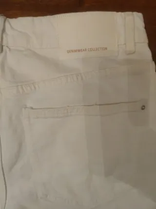 Pantalón vaquero globo blanco