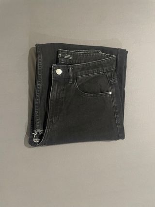 Pantalón vaquero Zara negro