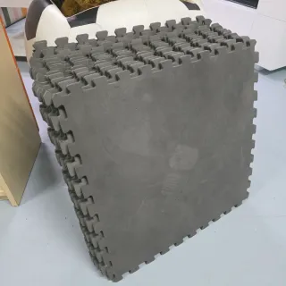 Suelo gimnasio puzzle gris