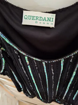 Camiseta tirantes pedrería elegante