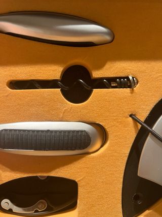 Set apri bottiglie, cavatappi e porta bottiglie