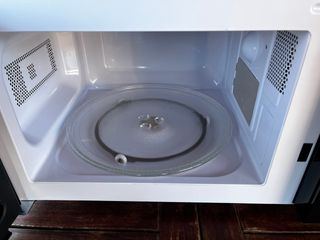 Horno microondas COMFEE - 700 W, 20 litros