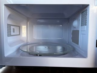 Horno microondas COMFEE - 700 W, 20 litros