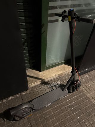 Patineta Eléctrica Negra negociable el dinero