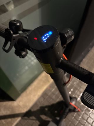 Patineta Eléctrica Negra negociable el dinero