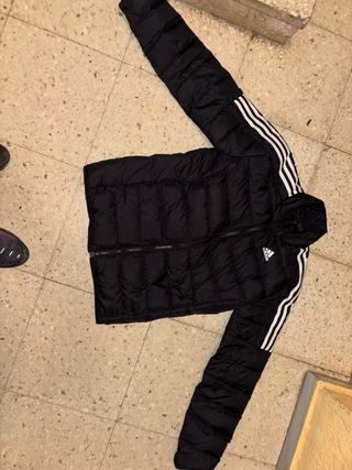 Chaqueta Adidas Negra con Rayas Blancas