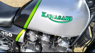 Moto Kawasaki Zephyr 750