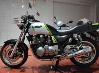 Moto Kawasaki Zephyr 750