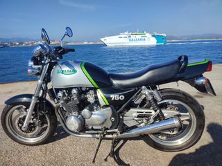 Moto Kawasaki Zephyr 750