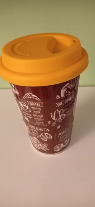 Vaso café porcelana Sigris tapa amarilla