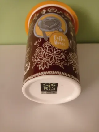 Vaso café porcelana Sigris tapa amarilla