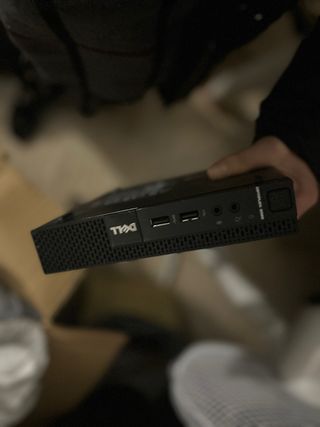 Ordenador Dell Mini PC Negro( no incluye cable )