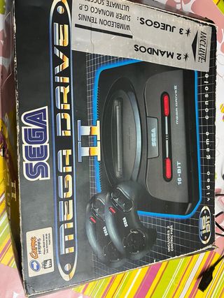 Sega Mega Drive II con 2 controller e 3 giochi