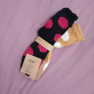 Calcetines gorditos lunares