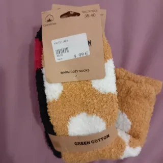 Calcetines gorditos lunares