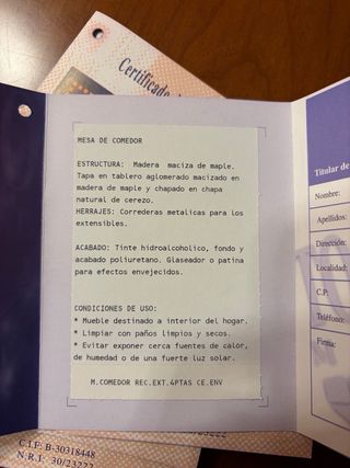 Mesa y aparador de madera maciza