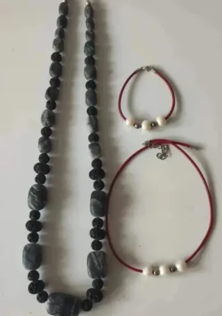 Collares de piedras naturales y plata