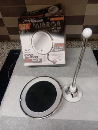 Espejo de Maquillaje Flexible 10X LED