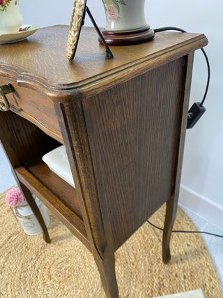 Mesita francesa de roble con cajón