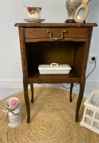 Mesita francesa de roble con cajón