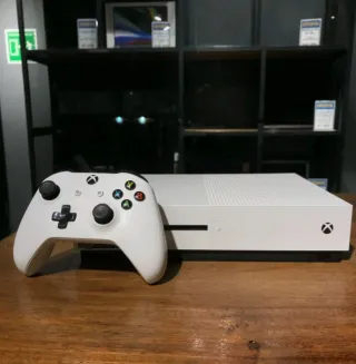 Xbox One Bianca + Controller