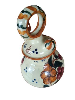 Botijo de cerámica pintado a mano