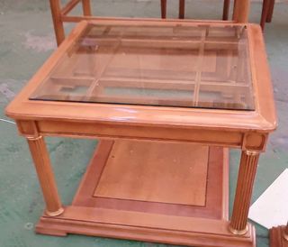 BONITO JUEGO DE COMEDOR, 4 MESAS 4 SILLAS