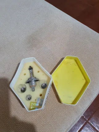 Caja bombillas Renault Vintage