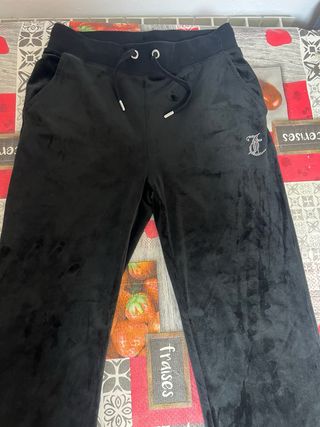 Pantalón de chándal Juicy Couture negro.