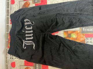 Pantalón de chándal Juicy Couture negro.