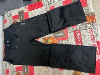 Pantalón de chándal Juicy Couture negro.