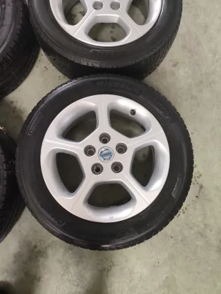 4 Llantas  Nissan Leaf con neumáticos 205/55/R16