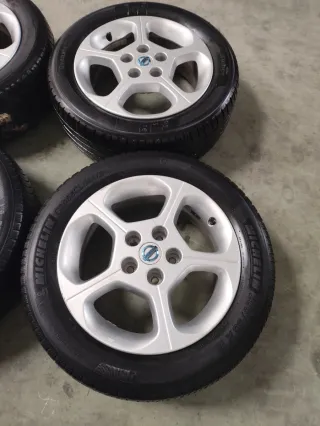 4 Llantas  Nissan Leaf con neumáticos 205/55/R16